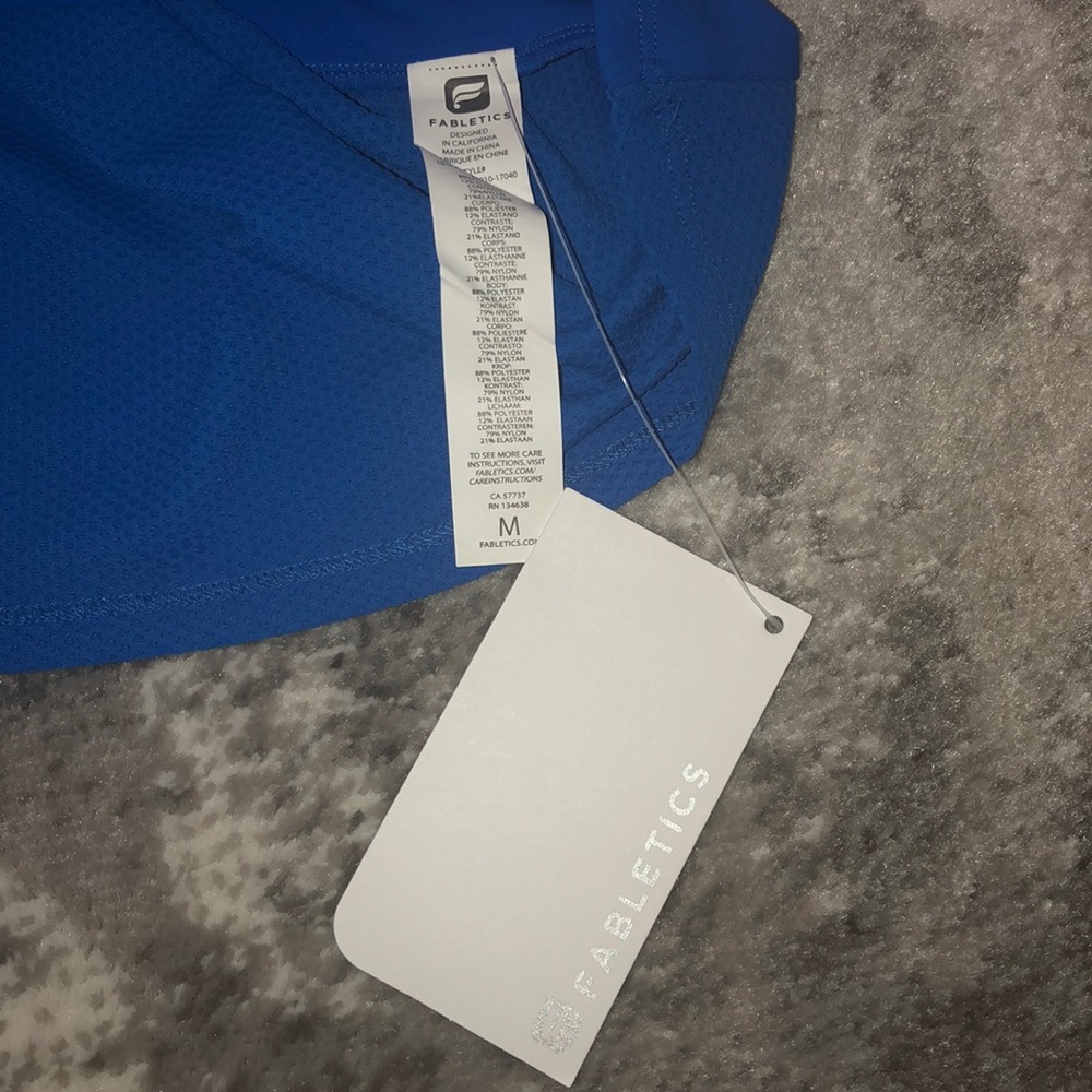 NWT Fabletics Lana long-sleeve Top. Medium - Picture 4 of 4